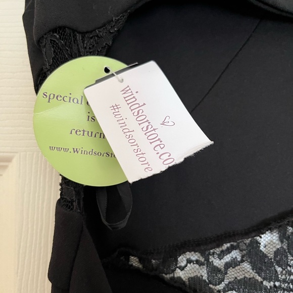 XS black Gown - Picture 4 of 4